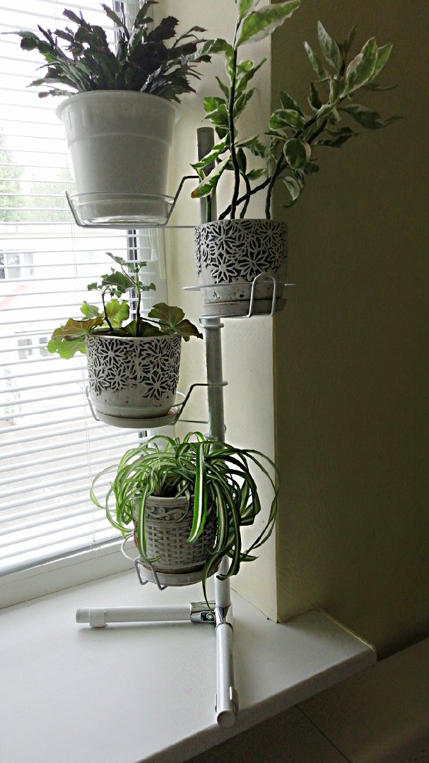 разборная подставка для цветов угловая на подоконник. Фото N4